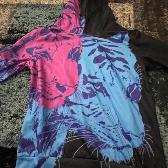 Sweater - Picture 1 of 2